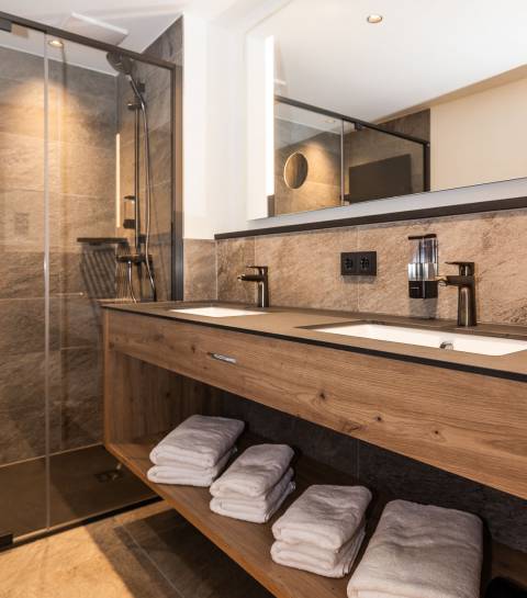 Modernes Badezimmer