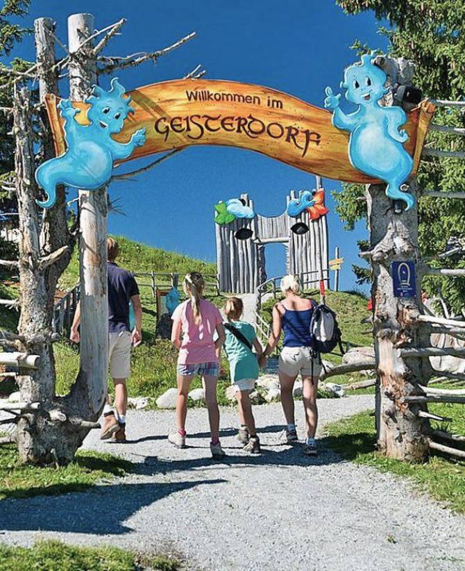 Geisterberg in Alpendorf: Alpendorf Cable Car - Familienhotel Oberkarteis