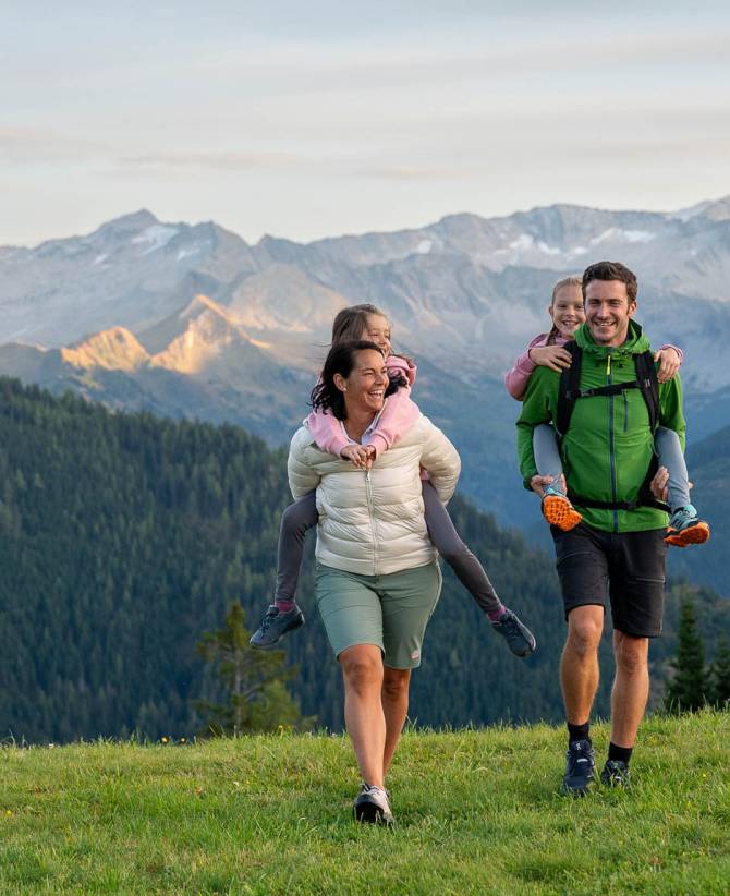 Discover the Alps Playfully - Familienhotel Oberkarteis