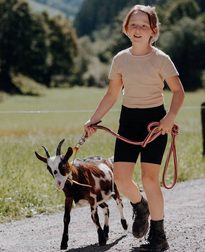 A Family Holiday with Unforgettable Animal Moments : Little Explorers and Big Animal Lovers - Familienhotel Oberkarteis