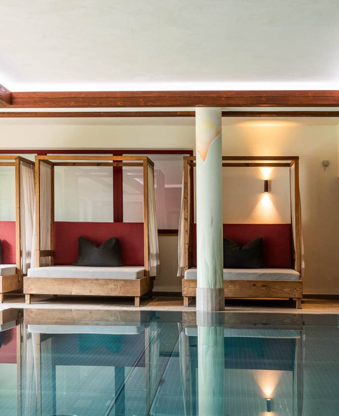 Indoor swimming pool: Let’s Jump into the Pool! - Familienhotel Oberkarteis