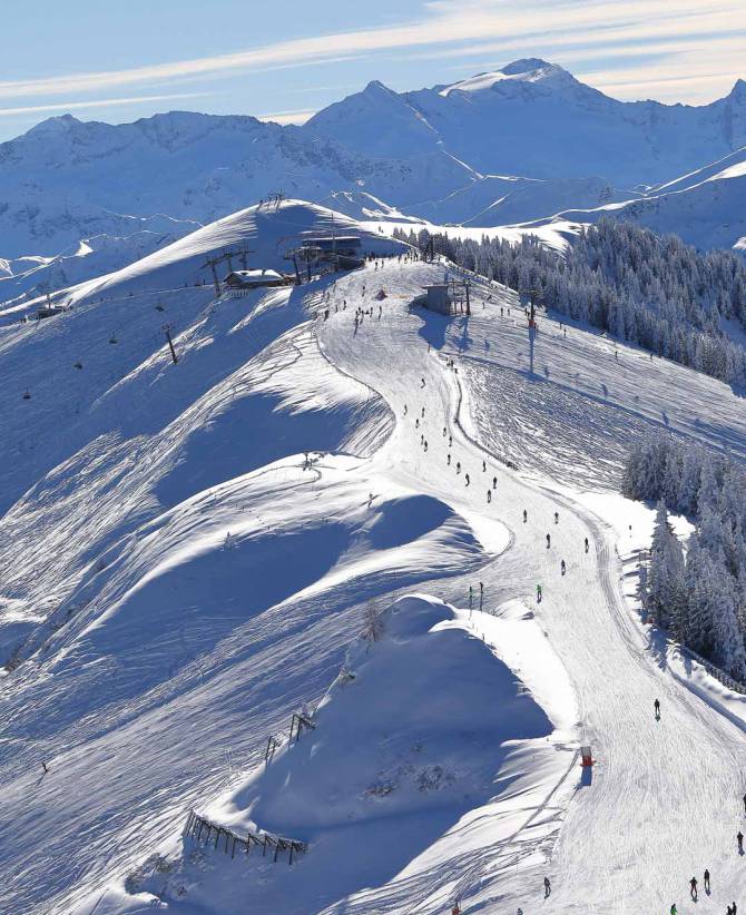 Ski Lessons on the Slopes: For Advanced Skiers - Familienhotel Oberkarteis