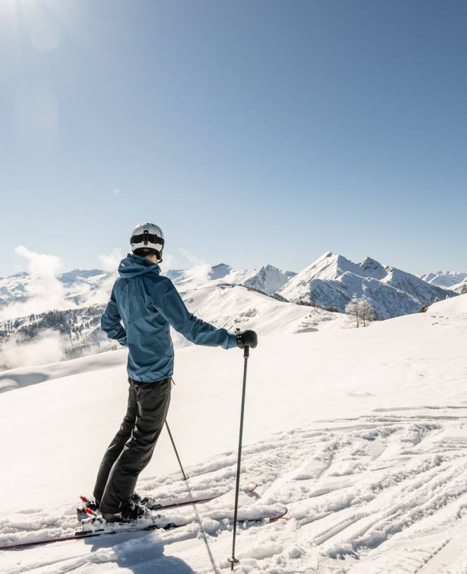 Ski Equipment at the Family Hotel: Book Online and Collect at the Hotel - Familienhotel Oberkarteis