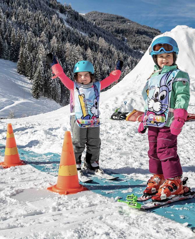 Additional Highlights in Winter: - Familienhotel Oberkarteis