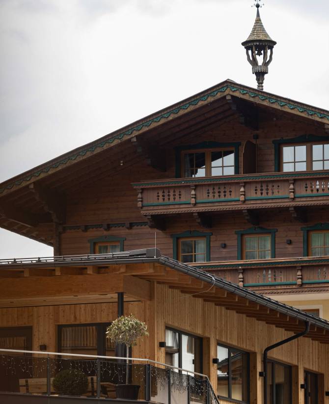 A Historical Journey through our Family Hotel: Deeply rooted. Grown. - Familienhotel Oberkarteis
