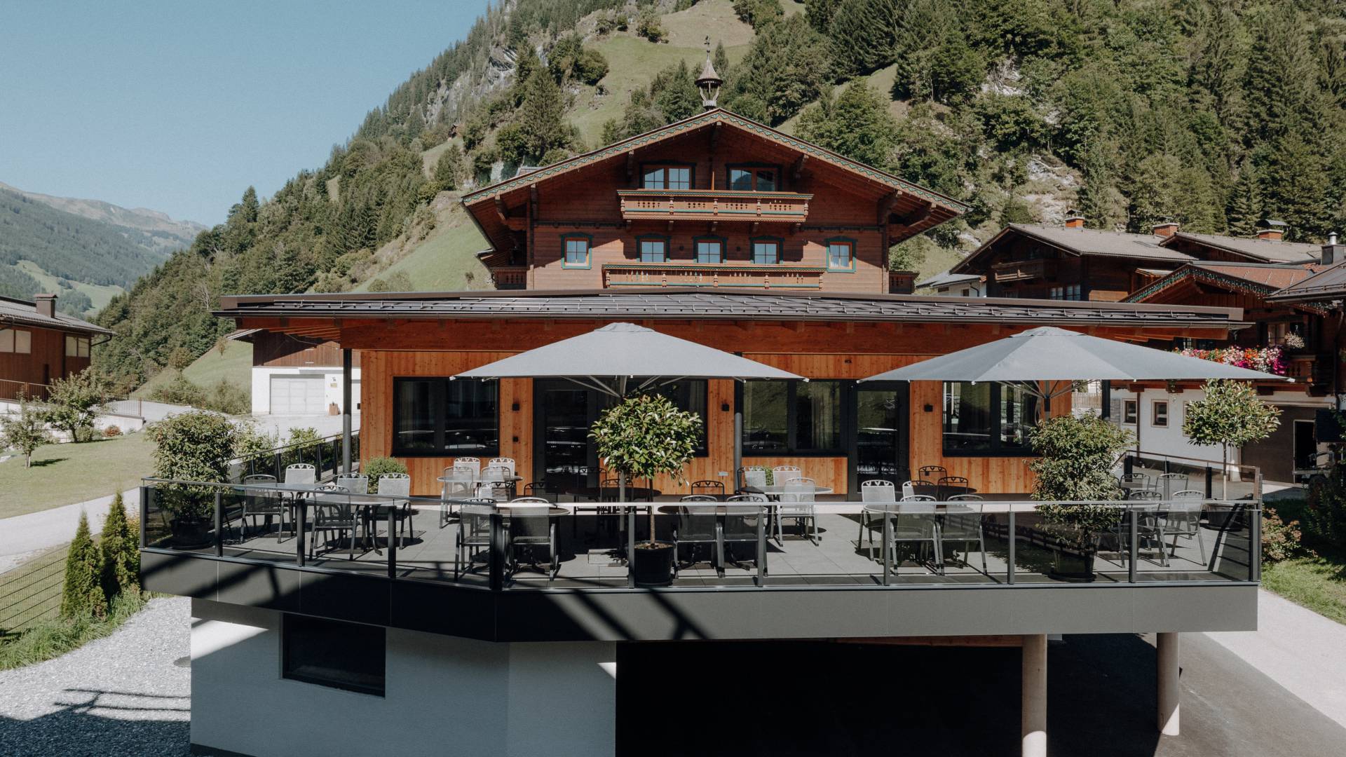 Familienhotel Oberkarteis von außen