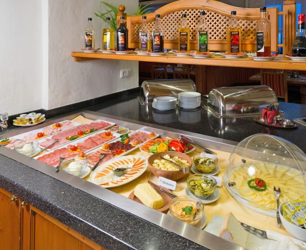 Reichhaltiges Frühstücksbuffet
