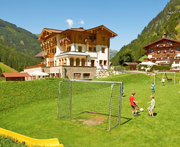 Fußballplatz