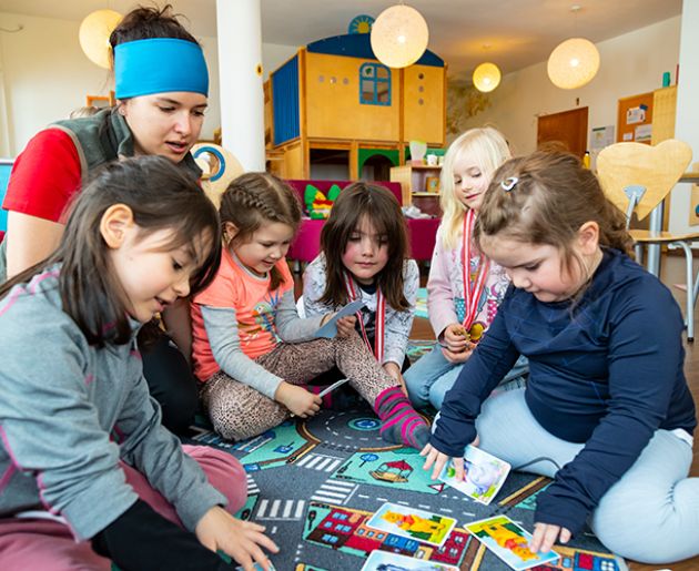 Kinderspielen in der Kinderbetreuung