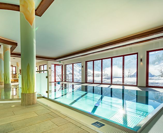 Indoor Pool vom Familienhotel Oberkarteis