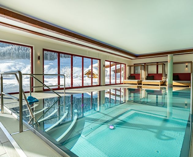 Indoor Pool vom Familienhotel Oberkarteis