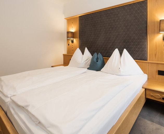 Modernes und gemütliches Doppelbett