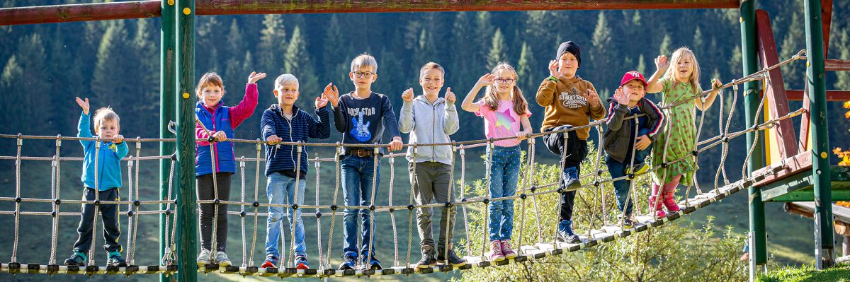 Liebevolle Kinderbetreuung im Familotel Bauernhof Hotel Oberkarteis
