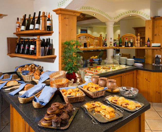 Vielfältiges Frühstück im Familienhotel Oberkarteis