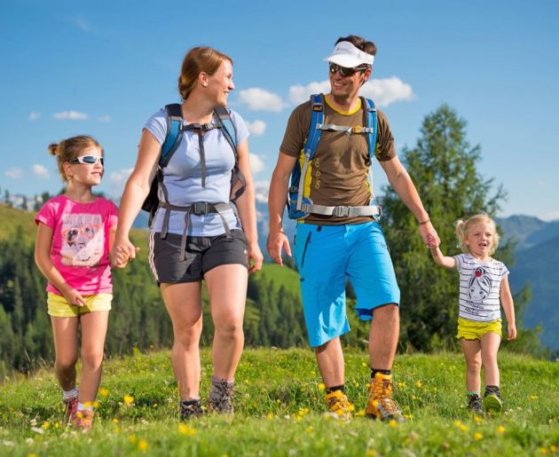 Familienwanderung entlang des Salzburger Almenwegs