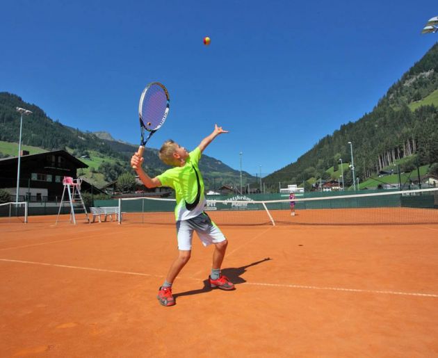 Tennis spielen