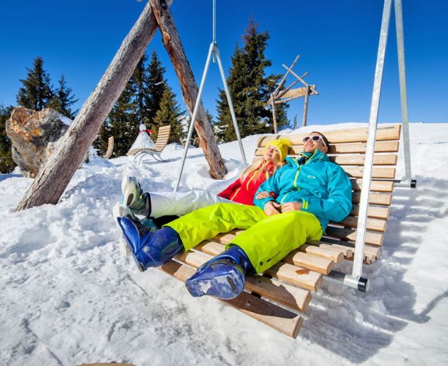 Gemeinsame Rast im Skigebiet Großarltal-Dorfgastein in Ski amadé